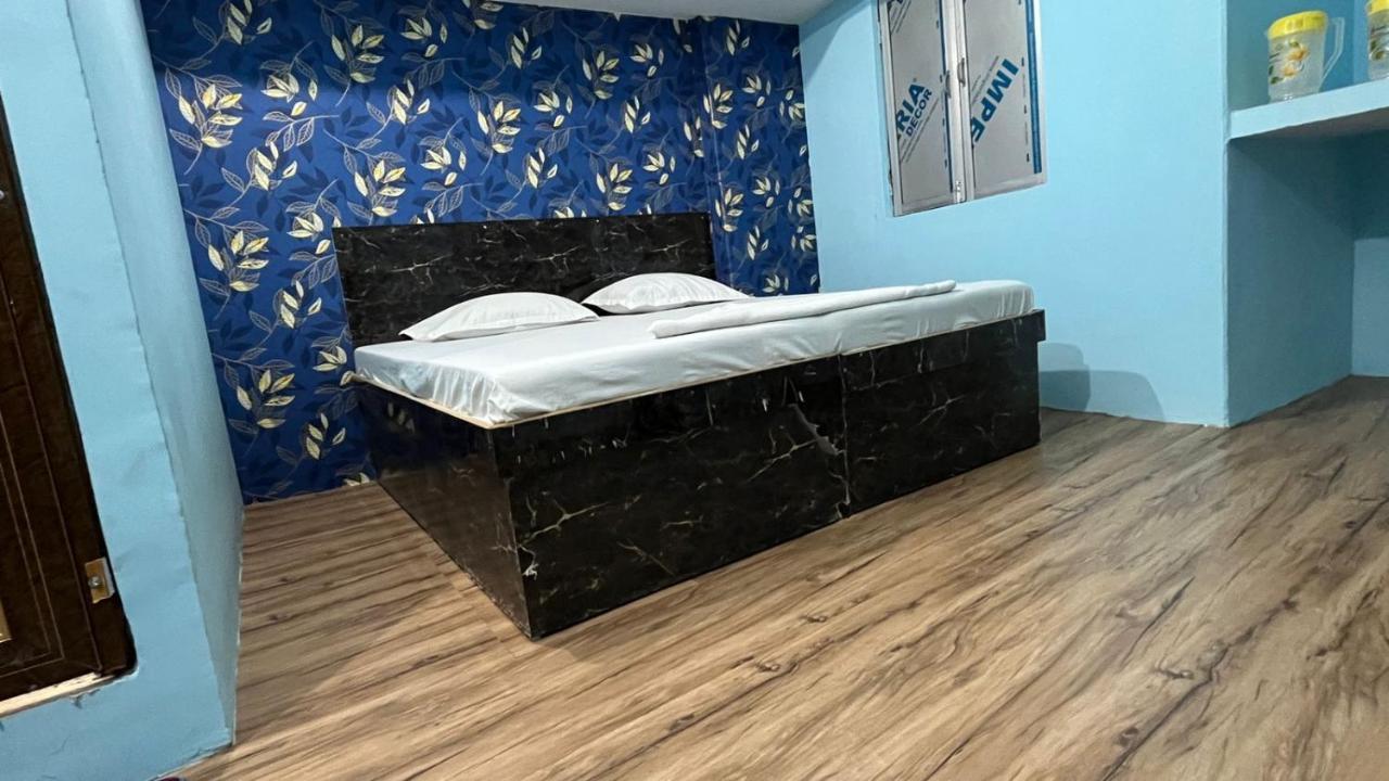 Krishna P. Guest House Varanasi Exteriör bild